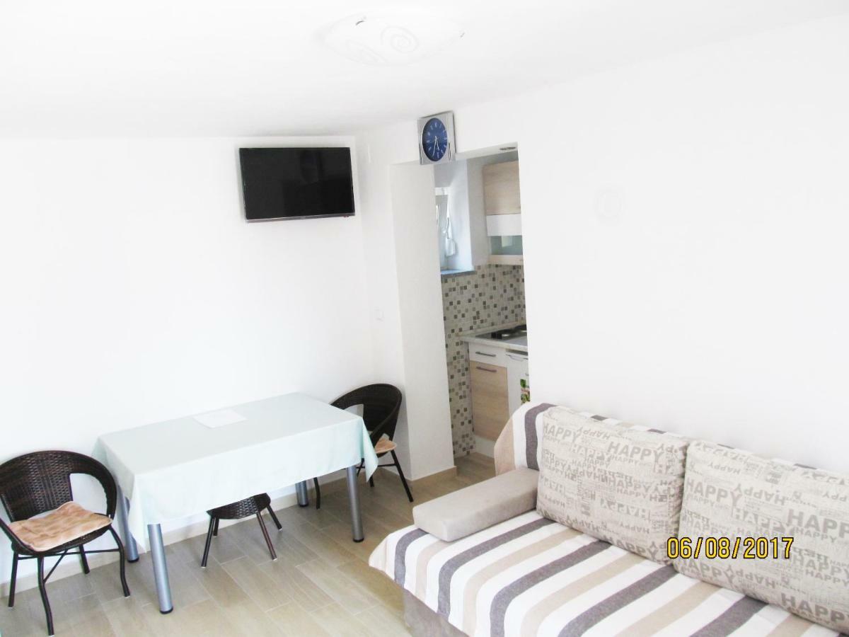 Apartmani Mala Sirena Масленица Екстериор снимка