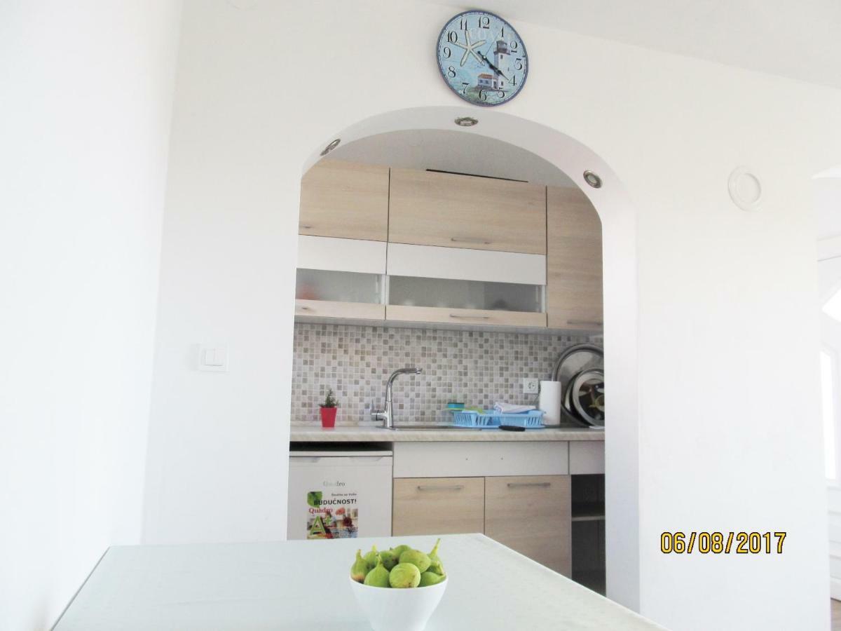 Apartmani Mala Sirena Масленица Екстериор снимка