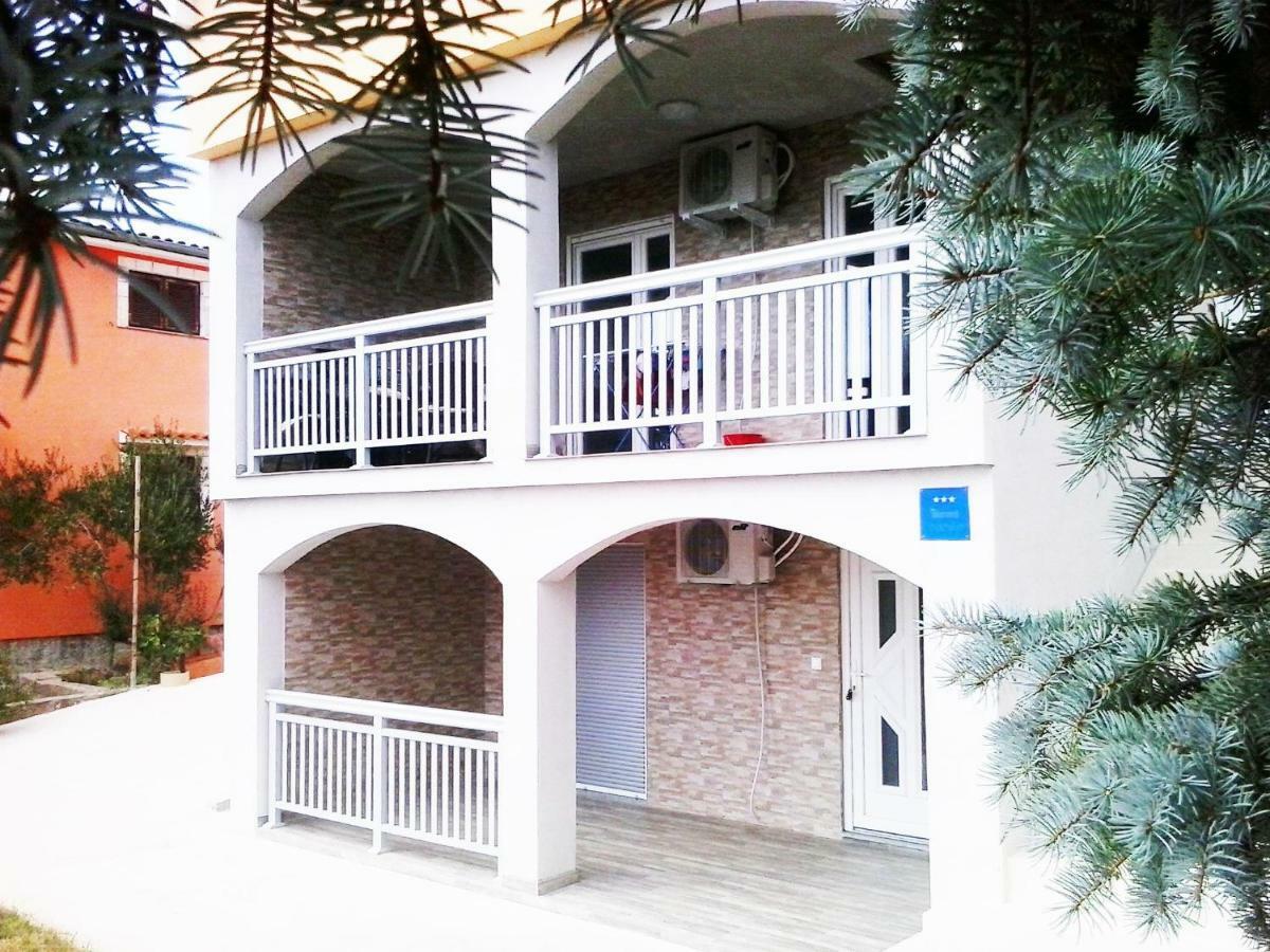 Apartmani Mala Sirena Масленица Екстериор снимка