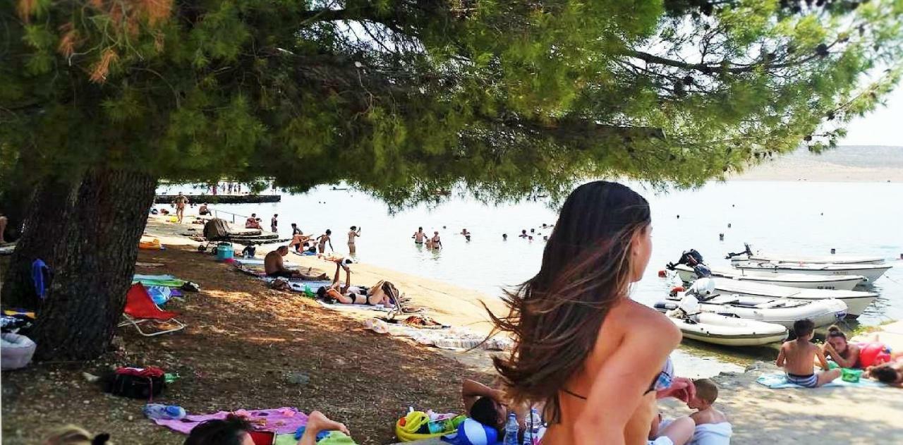 Apartmani Mala Sirena Масленица Екстериор снимка
