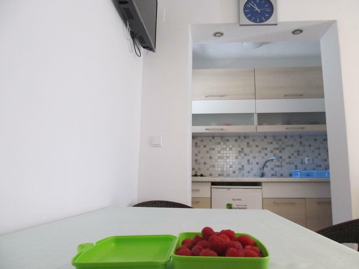 Apartmani Mala Sirena Масленица Екстериор снимка