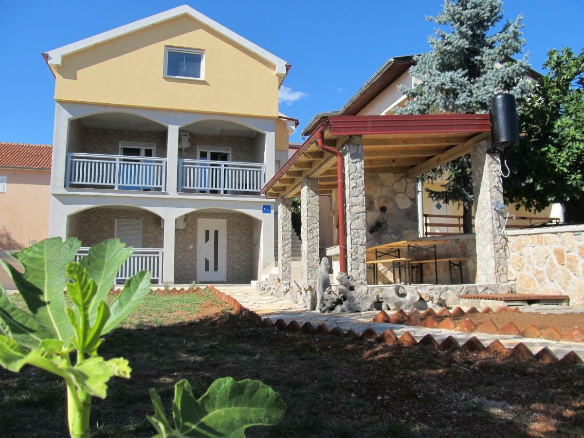 Apartmani Mala Sirena Масленица Екстериор снимка