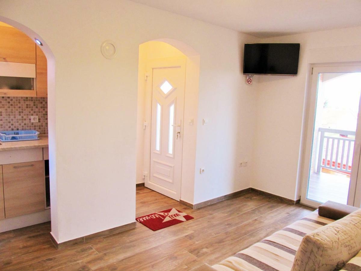 Apartmani Mala Sirena Масленица Екстериор снимка